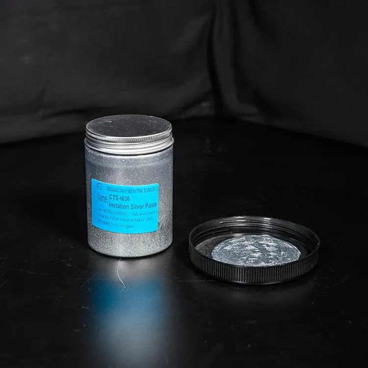 Imitujący srebrny nadruk